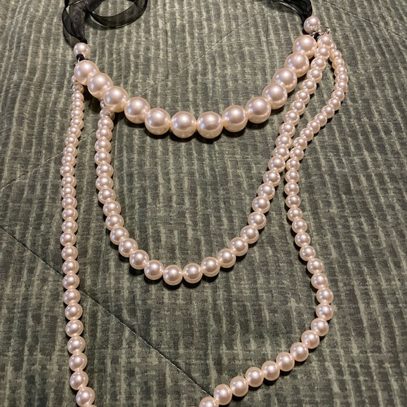 Tri string pearl necklace - Picture 4 of 7